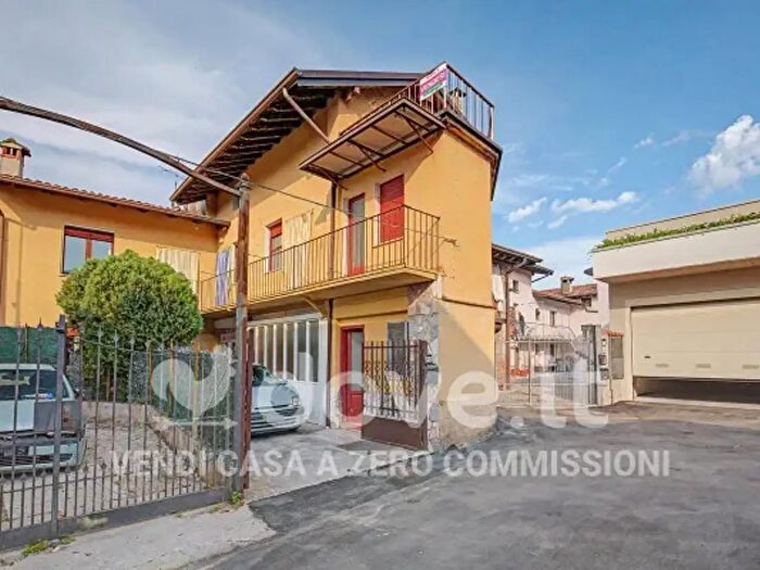 Casa quadrilocale in vendita in Via Carlo Alberto, Moniga Del Garda