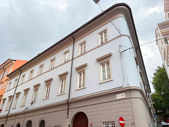 Appartamento bilocale in affitto in Via dei Fabbri, Città Vecchia, Trieste