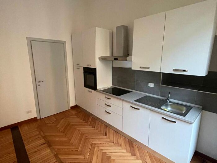 Appartamento quadrilocale in affitto in Via Spartaco, Montenero, Milano