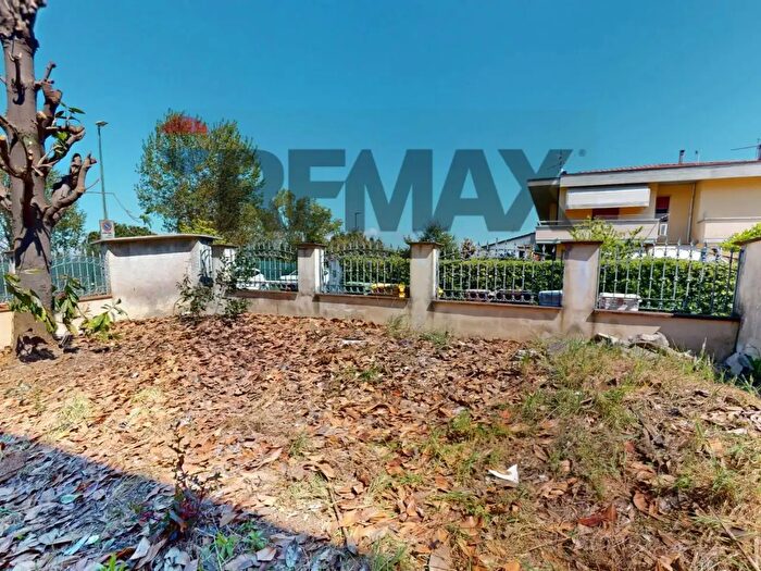 Casa con 5 locali in vendita in Via Butterfly, Viareggio