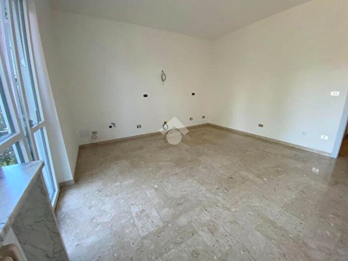 Appartamento trilocale in affitto in Via Giovenale Sampò, Centro, Saluzzo