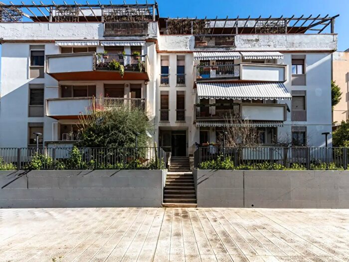 Appartamento con 10 locali in vendita in Via Gorizia, Cagliari