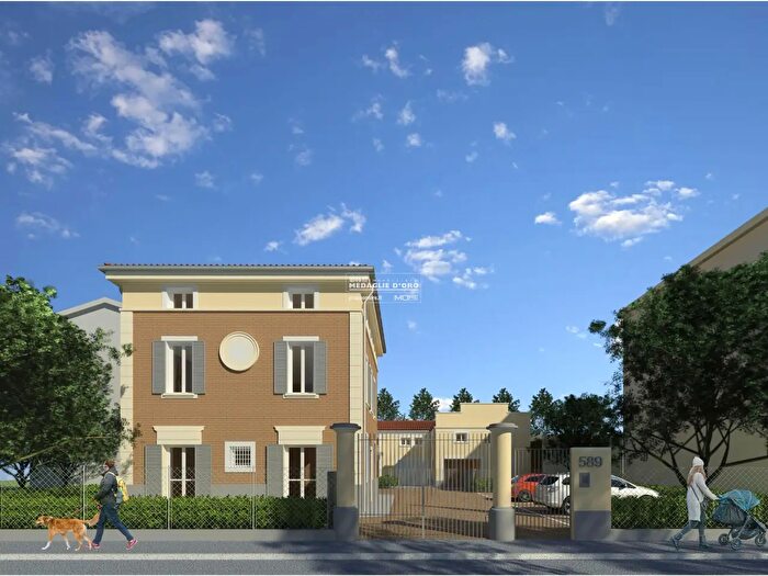 Casa con 8 locali in vendita in Via Nonantolana, Modena