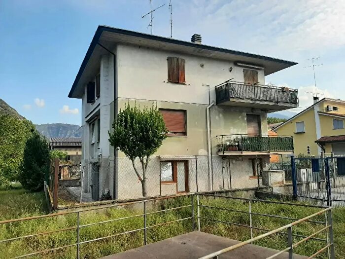 Appartamento trilocale in vendita in Via Marconi, Roe' Volciano