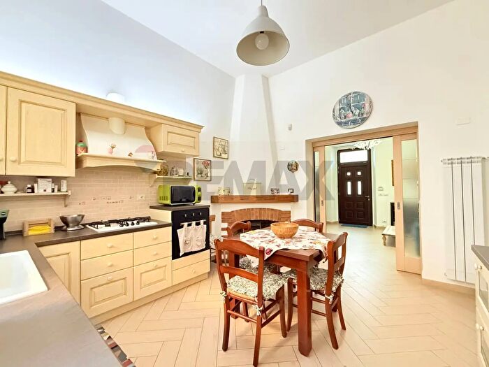 Casa con 5 locali in vendita in Via Carlino, Mascali