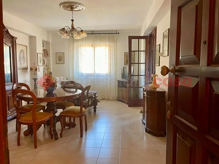 Appartamento trilocale in vendita in Via del Colletto, Castelnuovo Di Garfagnana