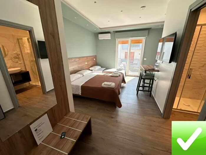 Appartamento con 7 locali in vendita in Reggio Calabria