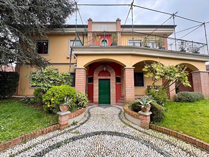 Casa con 6 locali in affitto in Binasco