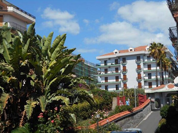 Appartamento con 5 locali in vendita in Via Nuovaluce, Tremestieri Etneo