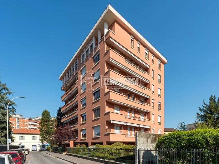 Appartamento quadrilocale in vendita in Via Bacchelli, Villasanta