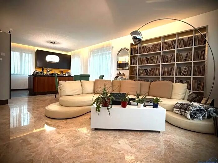 Appartamento quadrilocale in vendita in Via del Sole, Rimini