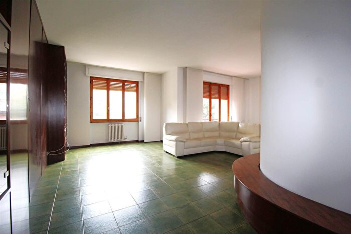 Appartamento con 7 locali in vendita in Poggibonsi