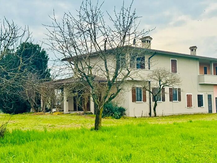 Casa con 5 locali in vendita in Strada Gasparina, Ghedi