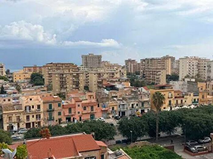Appartamento trilocale in affitto in Via Letterio Lizio Bruno, Settecannoli, Palermo