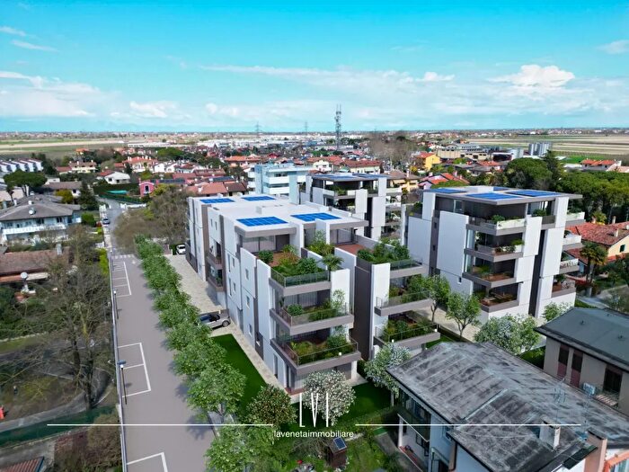 Appartamento quadrilocale in vendita in Via Gaetano Donizetti, Jesolo