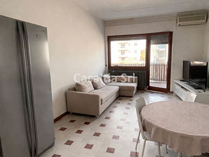 Appartamento trilocale in affitto in via don luigi guanella, Precotto, Milano