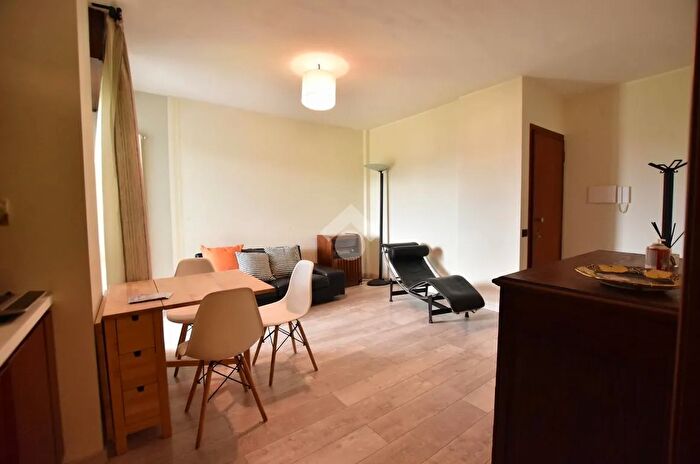 Appartamento trilocale in vendita in Via Don Enrico Cazzaniga, Liscate