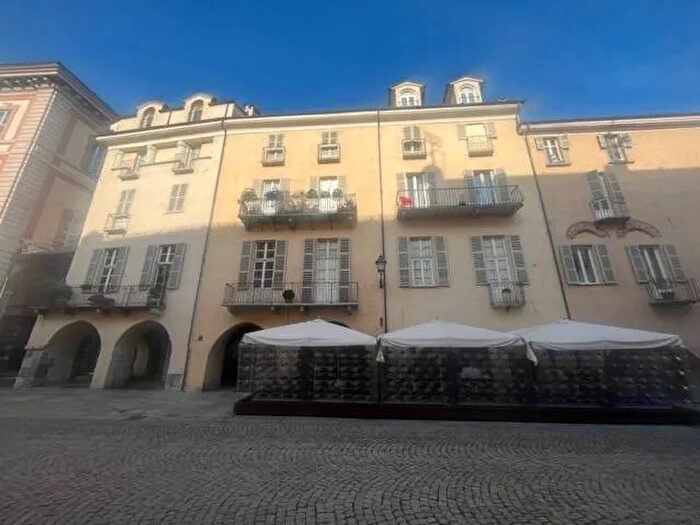 Appartamento con 7 locali in vendita in Via Roma, Cuneo