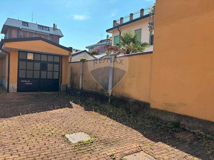 Case in Vendita e in Affitto - 3