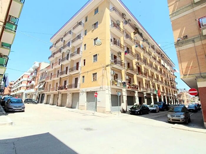 Appartamento trilocale in vendita in Via Nicola Bresciani, Lucera