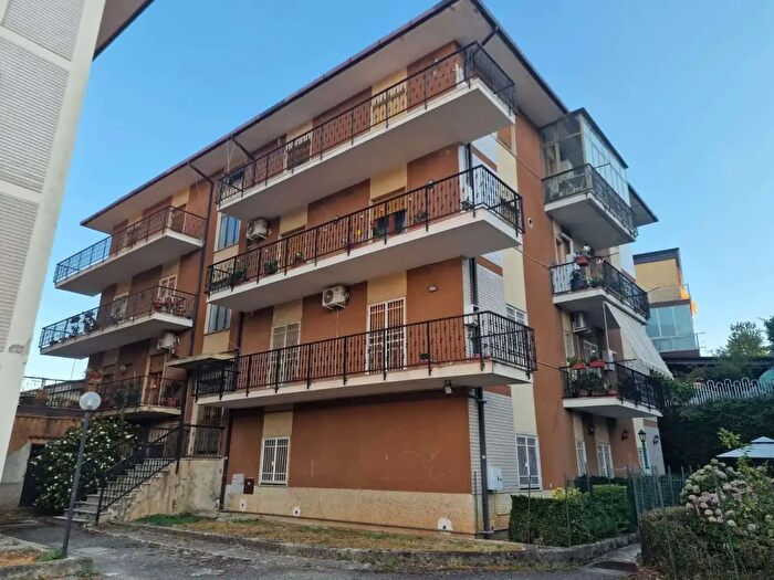 Appartamento quadrilocale in vendita in Via Ernesto Codignola, Castrolibero