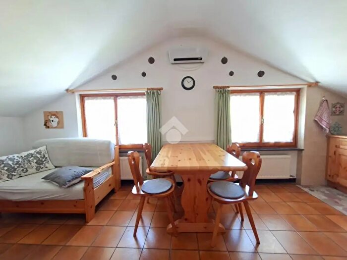 Appartamento trilocale in vendita in Via Giovanni XXIII, Savignone