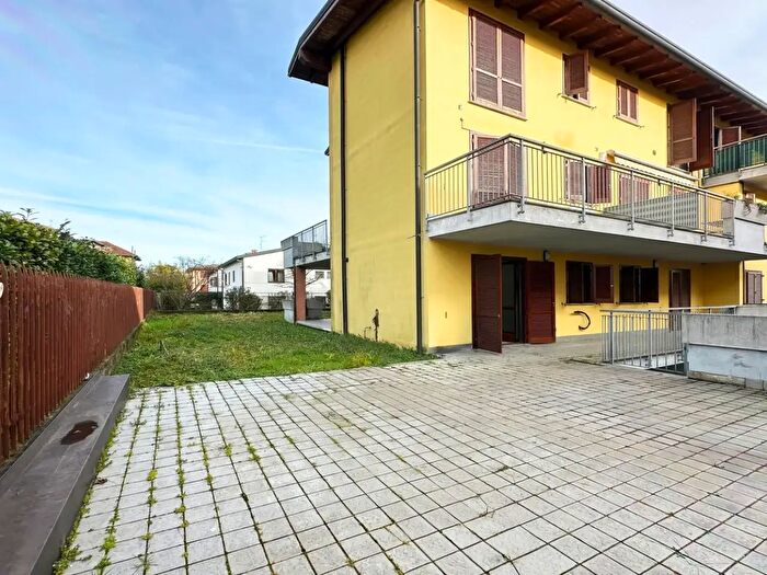 Case in Vendita e in Affitto - 3