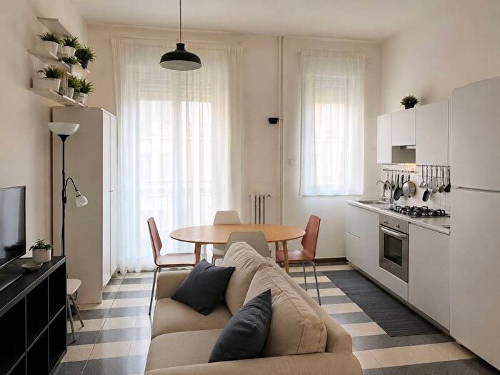 Appartamento trilocale in affitto in Via Pellegrino Strobel, Città Studi, Milano