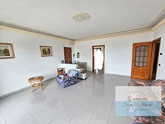 Appartamento con 5 locali in vendita in Bianco