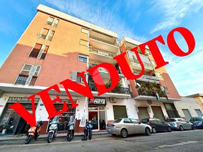 Appartamento trilocale in vendita in Via Alessandro dAlessandro, Napoli