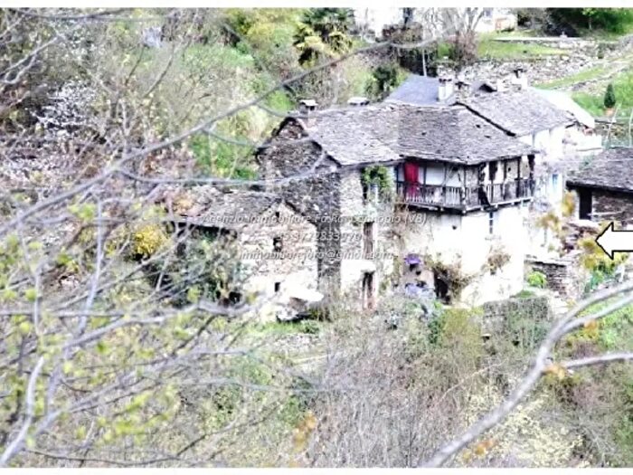 Casa con 6 locali in vendita in Località Camberto, Valle Cannobina