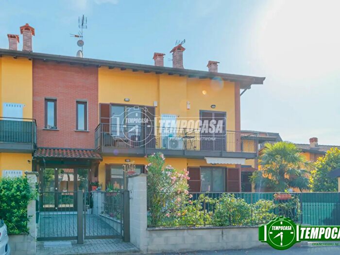 Appartamento trilocale in vendita in Via Magellano, Motta Visconti