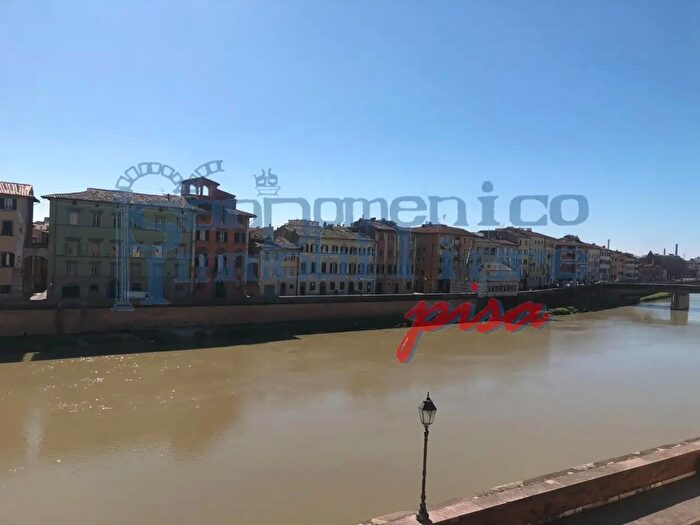 Appartamento con 10 locali in affitto in Pisa