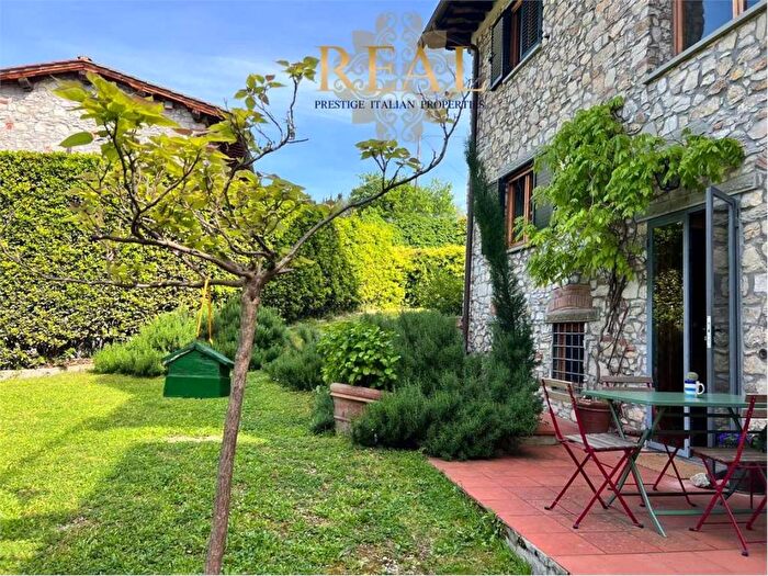 Casa con 6 locali in affitto in Vicchio Di Rimaggio, Bagno a Ripoli