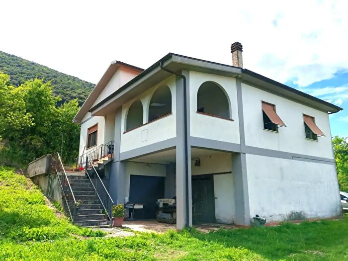 Casa con 6 locali in vendita in Via Carpinetana Ovest, Segni