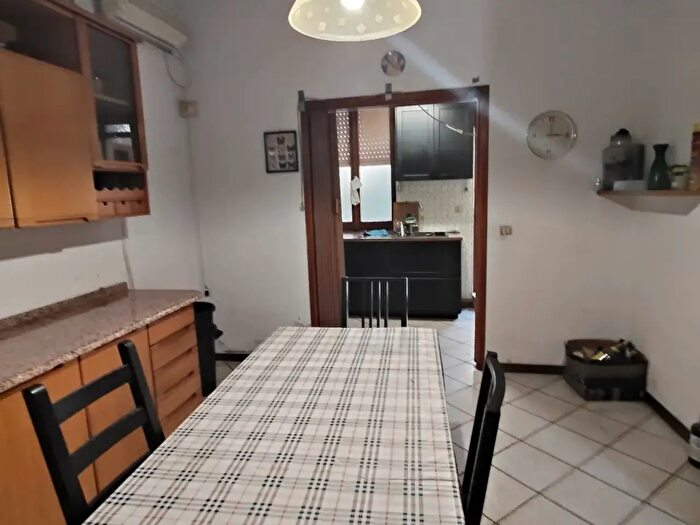 Casa con 7 locali in vendita in Via Garibaldi, Chignolo Po