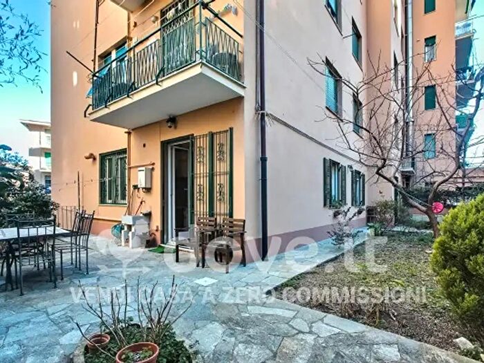 Appartamento trilocale in vendita in Salita San Rocco, Genova