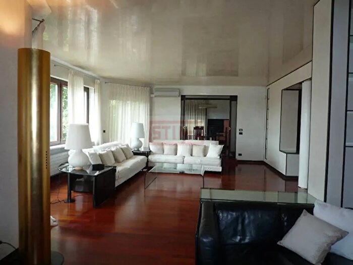 Appartamento con 6 locali in vendita in Treviso