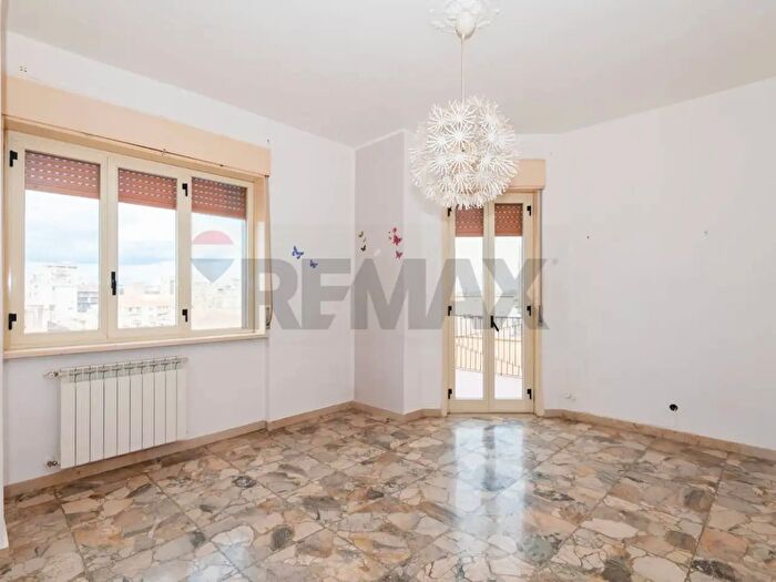 Appartamento trilocale in vendita in Viale Mario Milazzo, Caltagirone