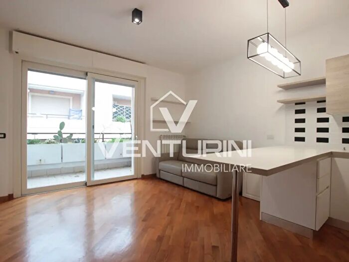 Appartamento trilocale in vendita in Via Sumirago, Roma