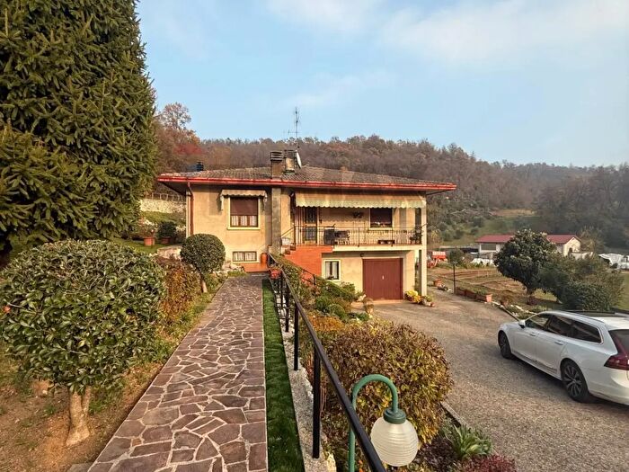 Casa con 9 locali in vendita in Via Pontaron, Nanto