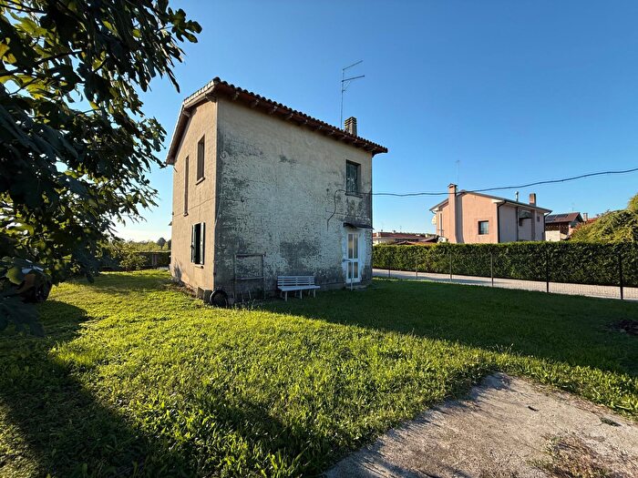 Casa con 5 locali in vendita in Via della Laguna, Palazzolo Dello Stella