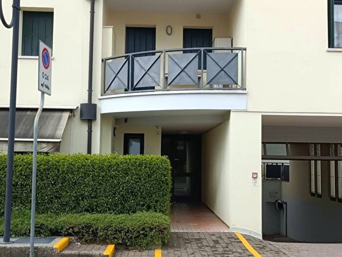 Appartamento bilocale in affitto in Via Carlo Alberto Liberali, Centro, Montebelluna