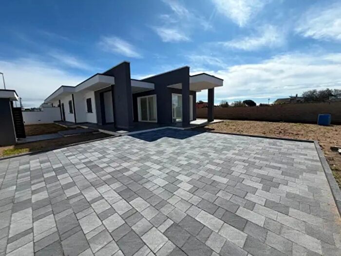 Casa quadrilocale in vendita in Via Eschieto, Nettuno