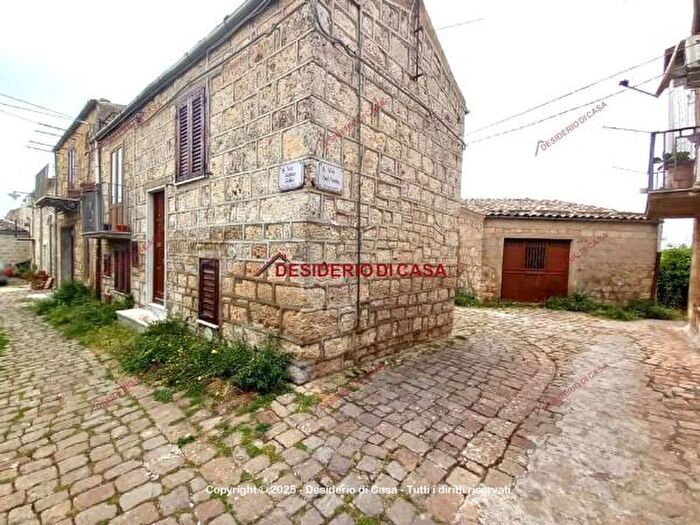 Casa quadrilocale in vendita in Via Galileo Galilei, Petralia Soprana