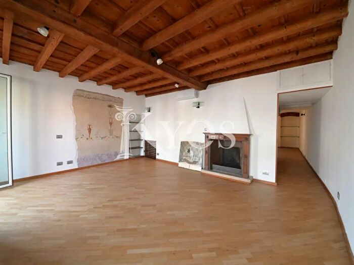Appartamento trilocale in vendita in Via Filippo Argelati, Milano