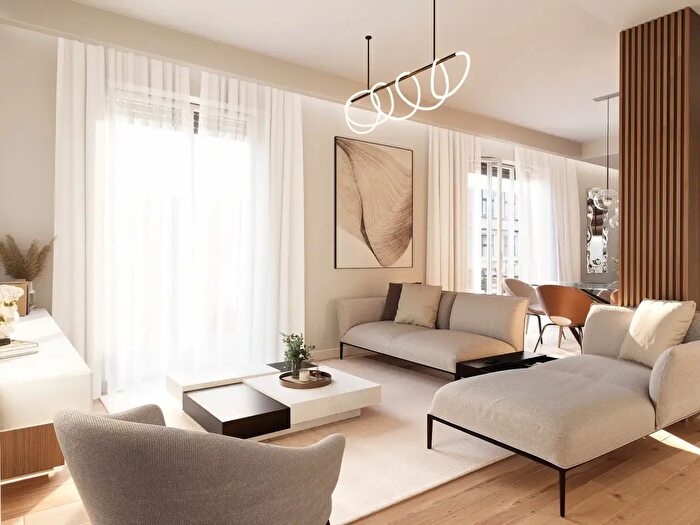 Appartamento quadrilocale in affitto in Via Santa Marta, Milano