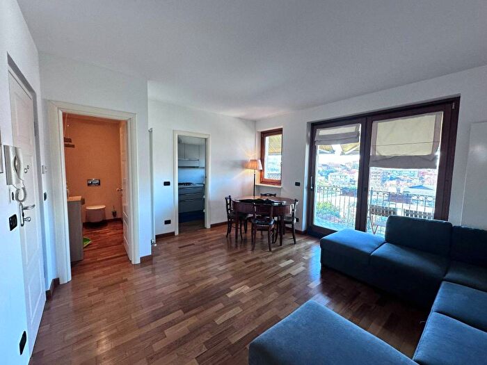 Appartamento trilocale in affitto in Strada Serre, Località Serre Madonna di Como, Alba