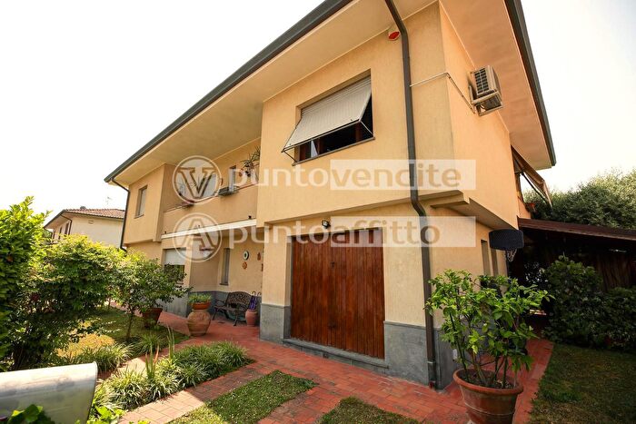Casa con 5 locali in vendita in Ippi Bassi, Lucca