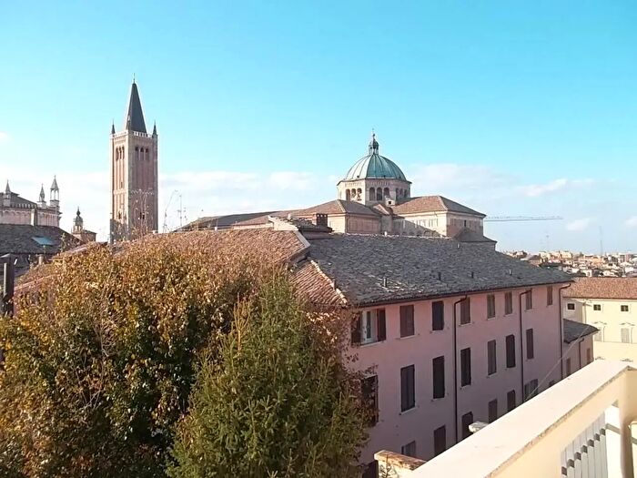 Appartamento quadrilocale in affitto in Parma